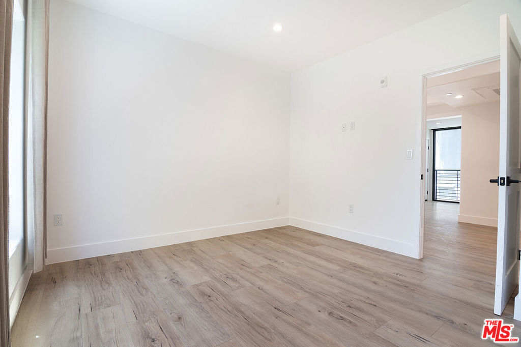1236 N Fairfax Avenue 8 Property Photo 13