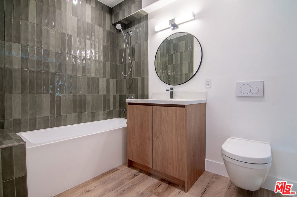1236 N Fairfax Avenue 8 Property Photo 15