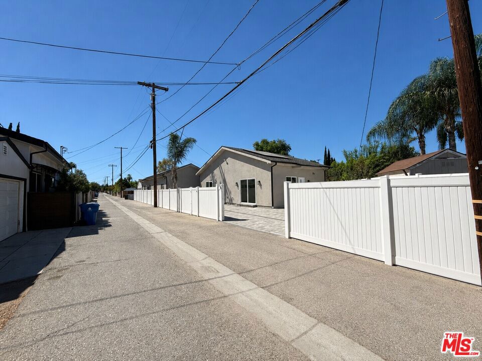 15830 1/2 Blackhawk Street Property Photo 1