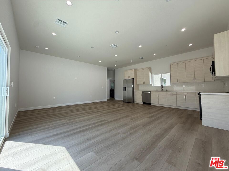 15830 1/2 Blackhawk Street Property Photo 5