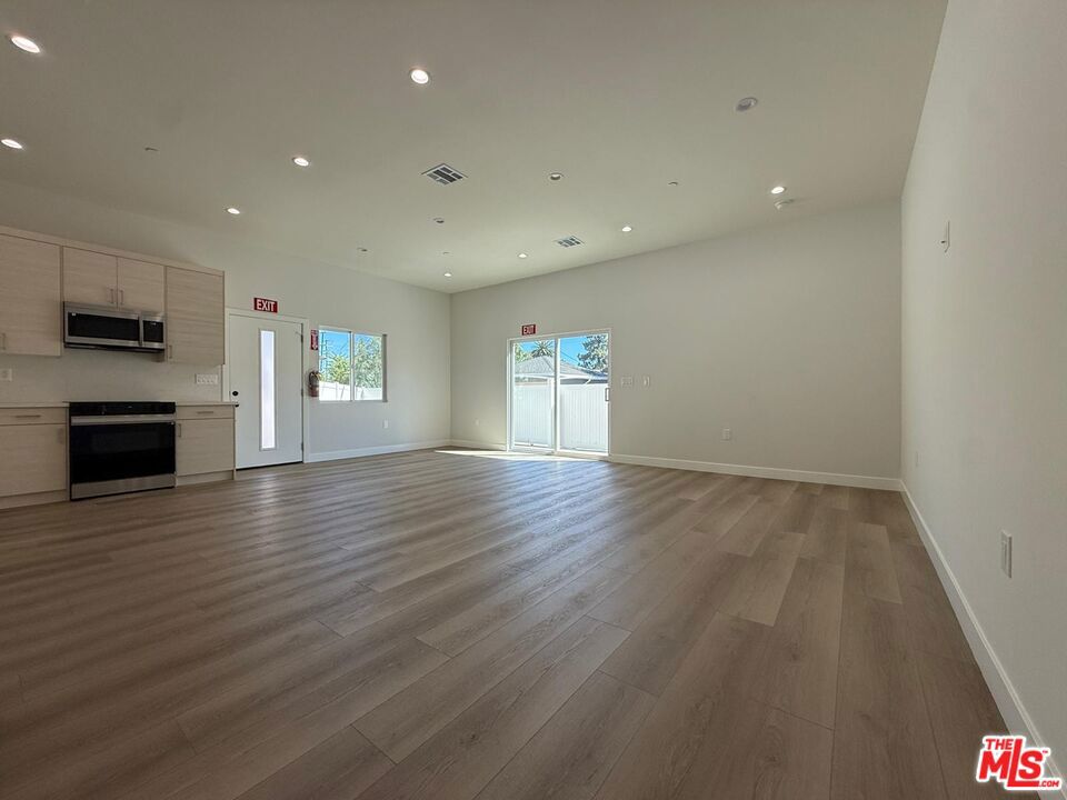 15830 1/2 Blackhawk Street Property Photo 6