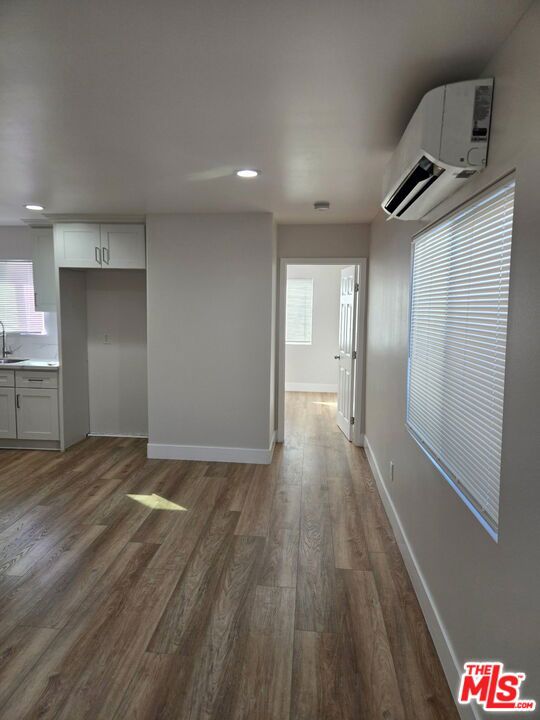 15251 1/2 Mystic Street Property Photo 3
