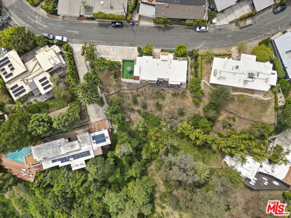 1052 N Kenter Avenue Property Photo 28