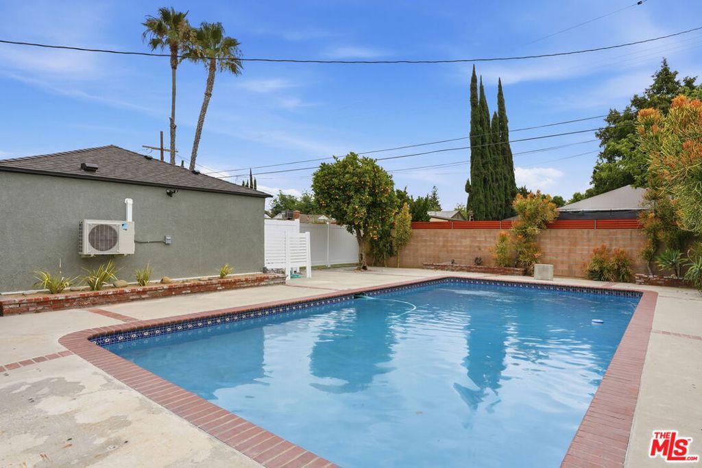 7530 & 7532 Gaviota Avenue Property Photo 18