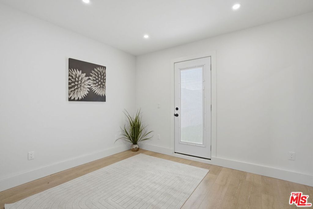 7530 & 7532 Gaviota Avenue Property Photo 25