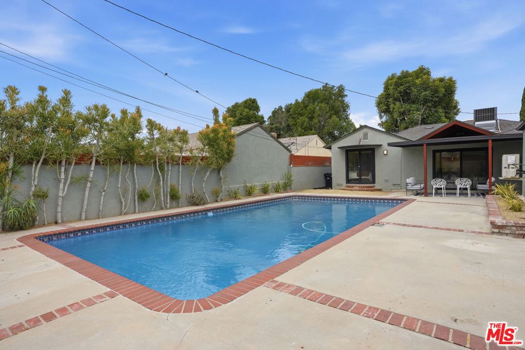 7530 & 7532 Gaviota Avenue Property Photo 28