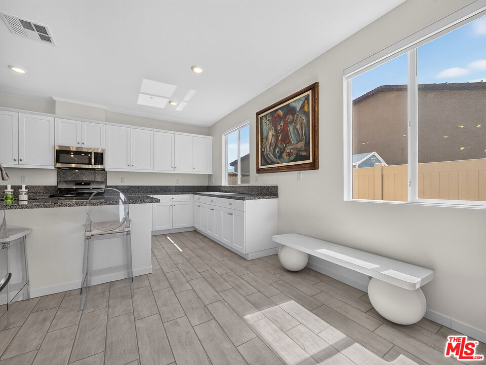 62652 N Crescent Street Property Photo 7