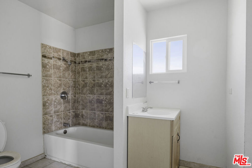 130 Kern Street Property Photo 9