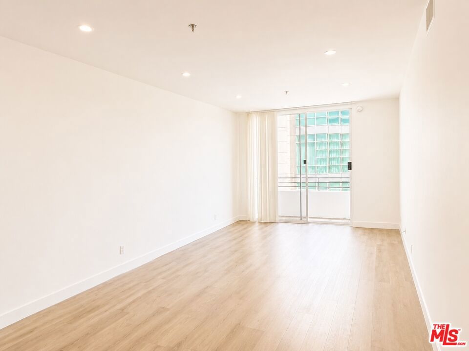 10390 Wilshire Boulevard 1805 Property Photo 6