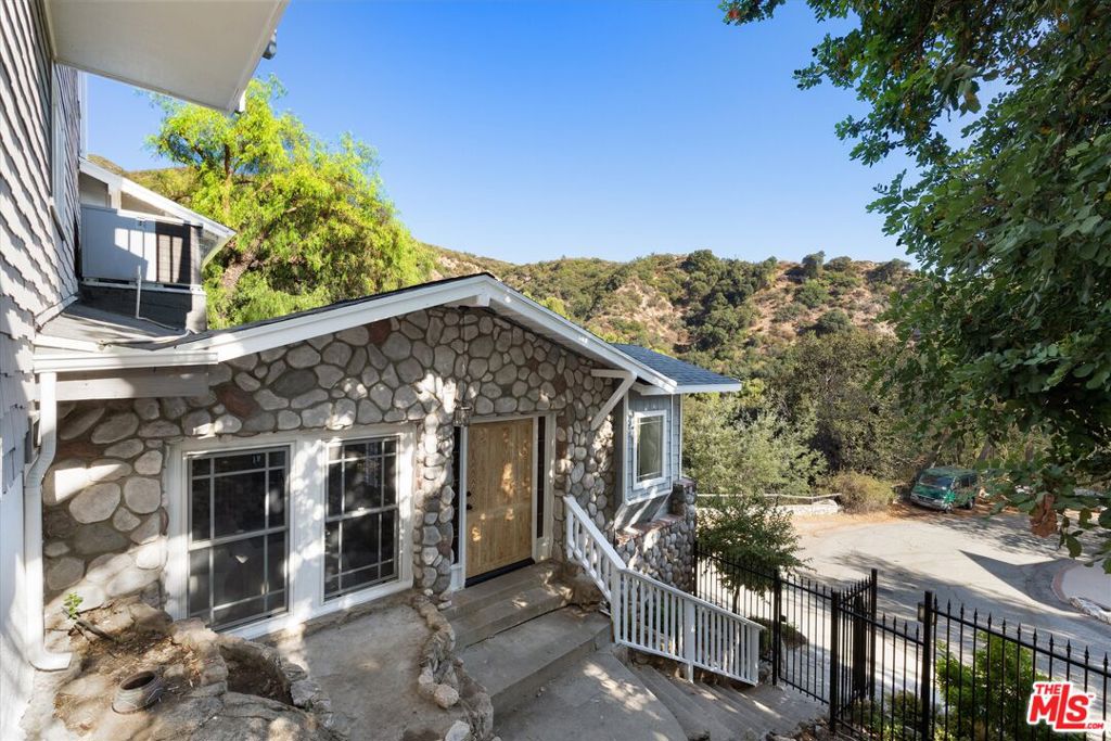 5514 Canyonside Road Property Photo 6