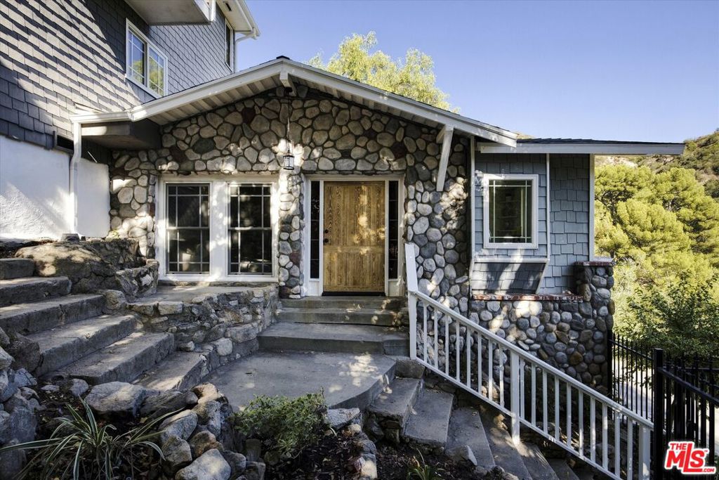 5514 Canyonside Road Property Photo 7