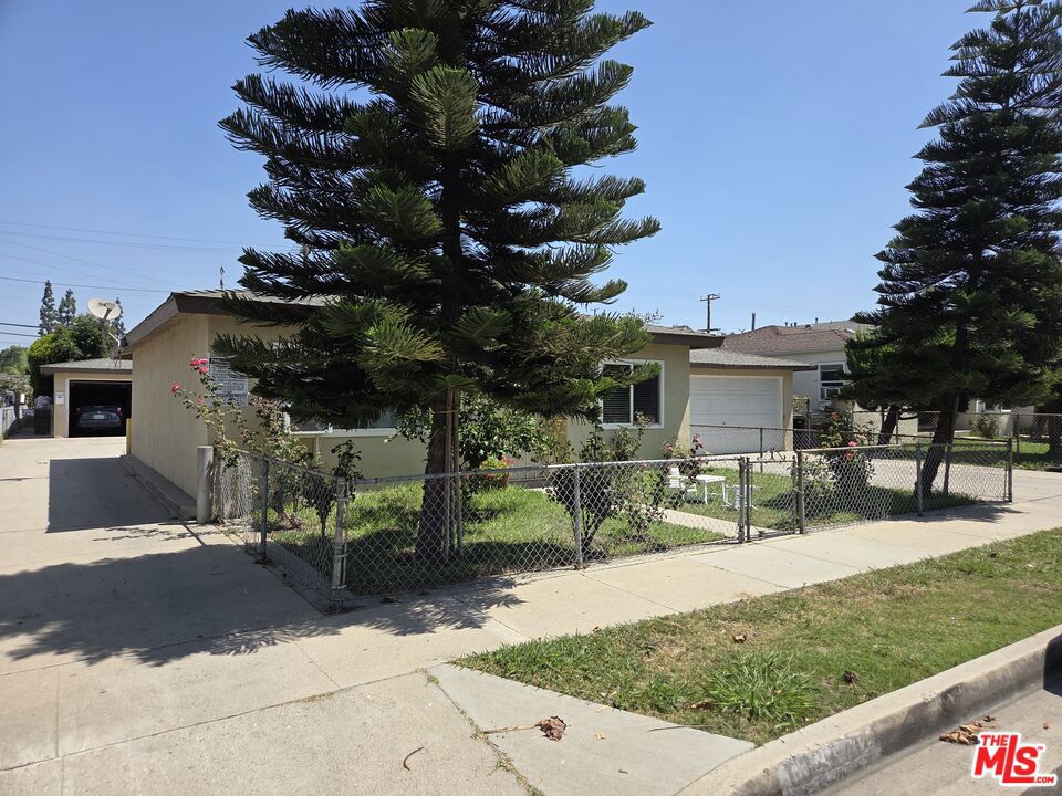 6337 Gallant Street Property Photo 2