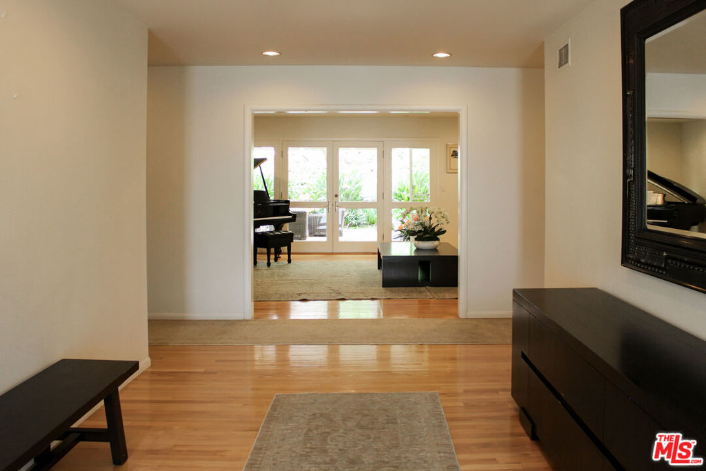1079 Marilyn Drive Property Photo 7