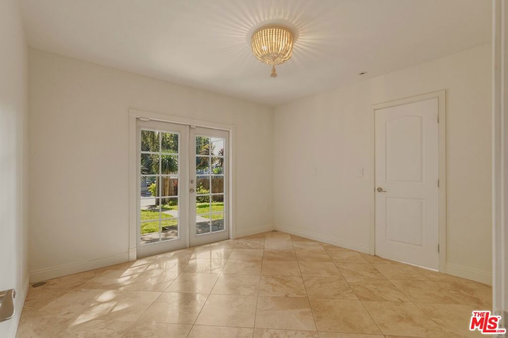 1301 N Orange Grove Avenue Property Photo 18