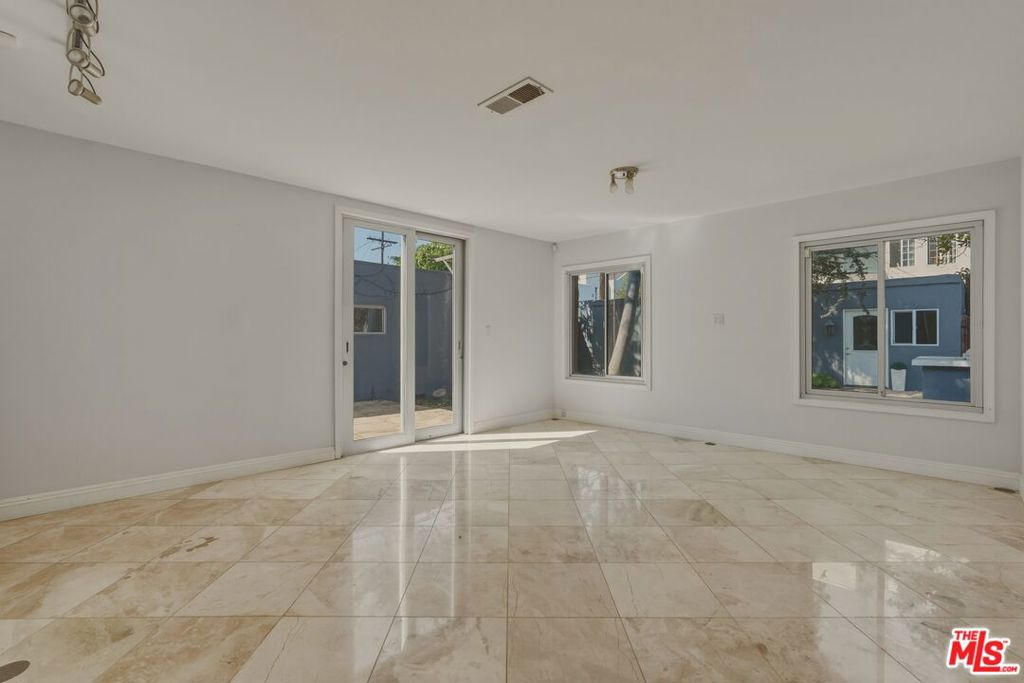 1301 N Orange Grove Avenue Property Photo 23