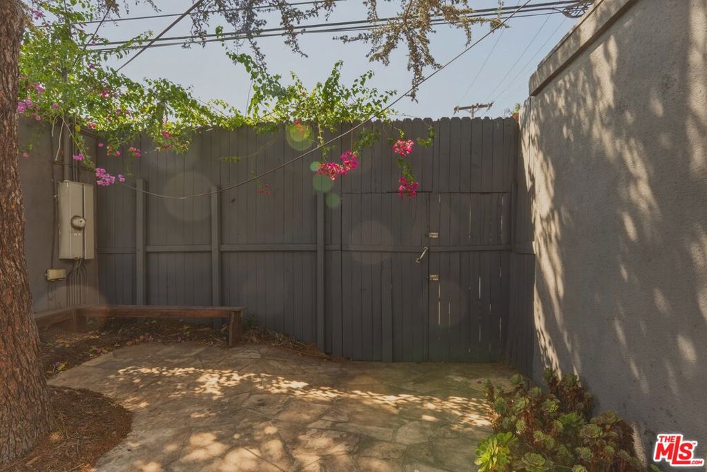 1301 N Orange Grove Avenue Property Photo 33