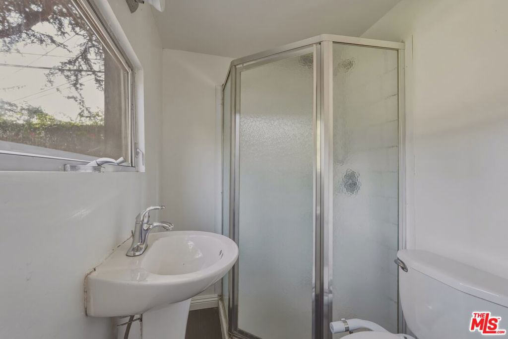 1301 N Orange Grove Avenue Property Photo 35