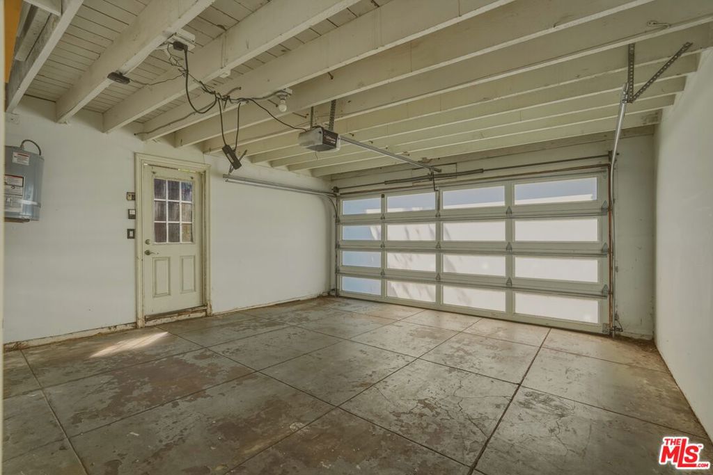 1301 N Orange Grove Avenue Property Photo 36