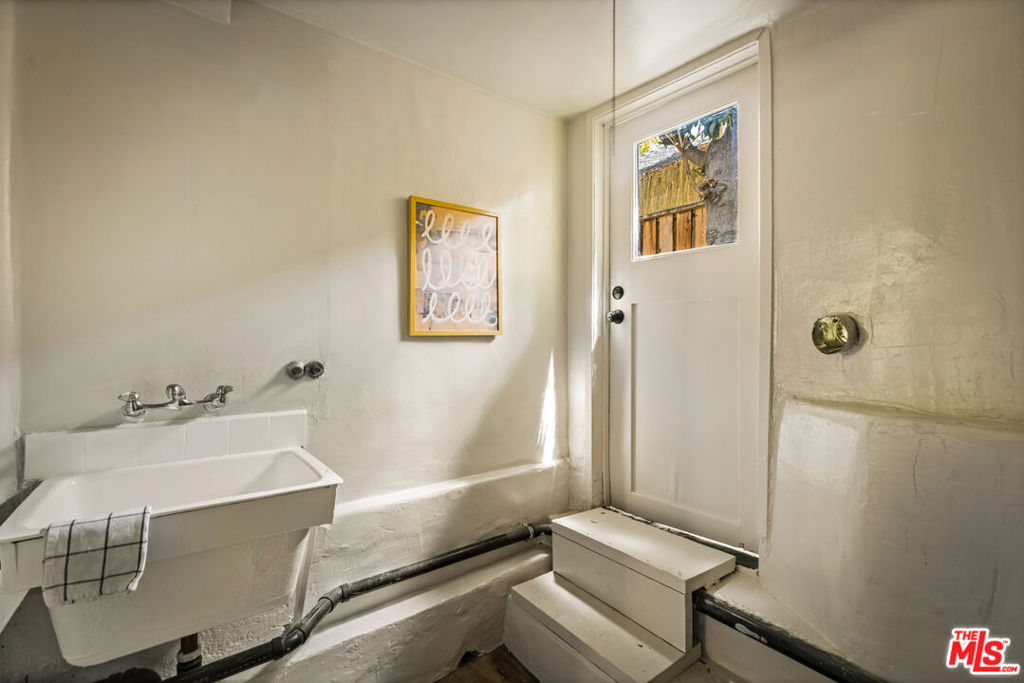 483 Museum Drive Property Photo 29