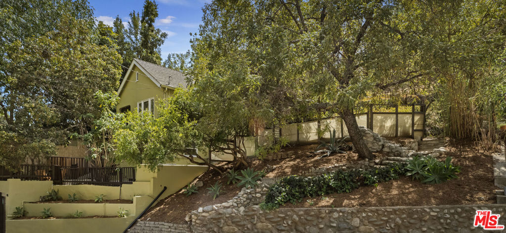 483 Museum Drive Property Photo 30