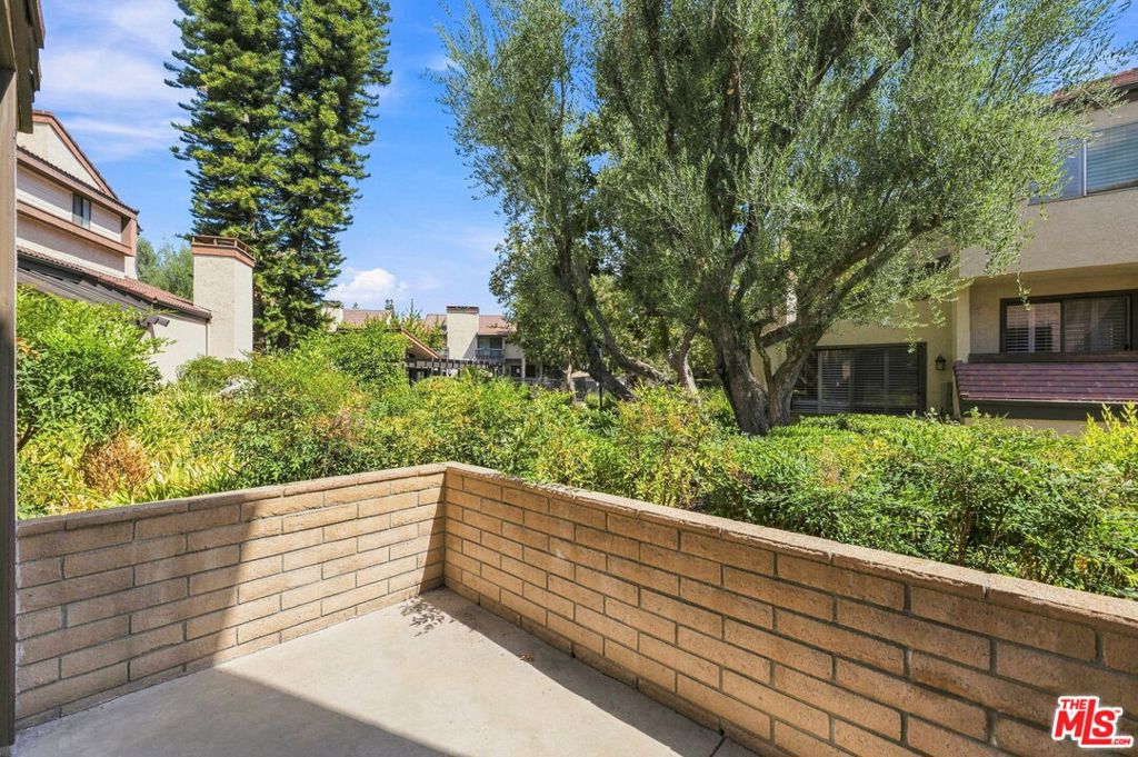21801 Burbank Boulevard 83 Property Photo 20