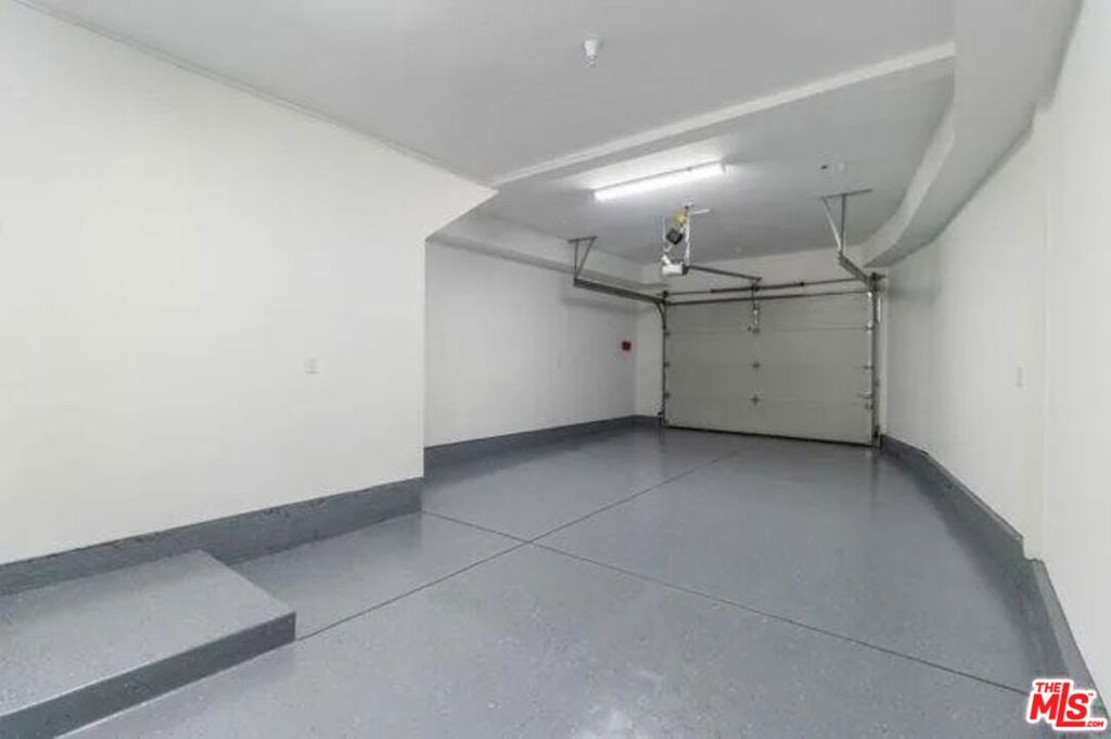 5325 Ben Avenue 1/2 Property Photo 13