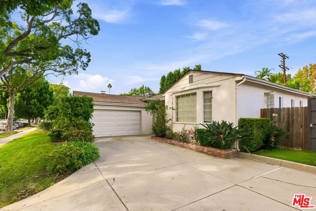 2136 Hillsboro Avenue Property Photo