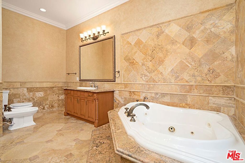 3836 Mound View Avenue Property Photo 31