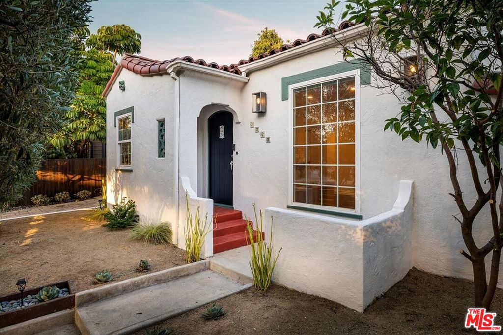 3060 Silver Lake Boulevard Property Photo 1