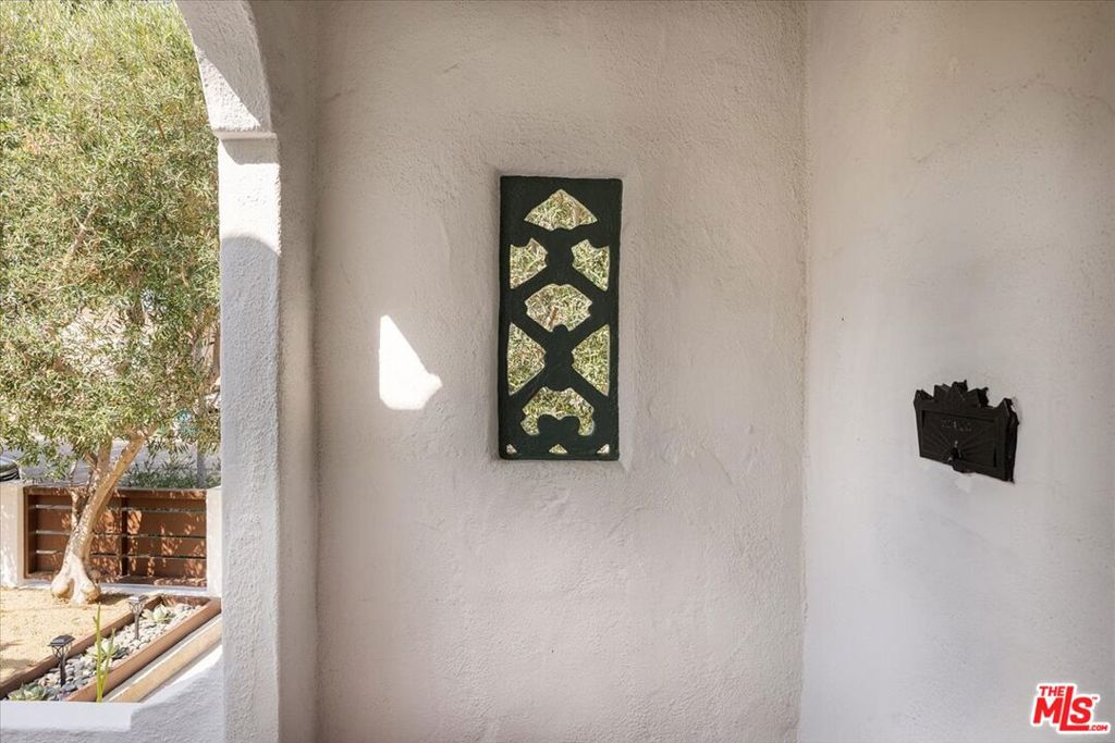 3060 Silver Lake Boulevard Property Photo 5