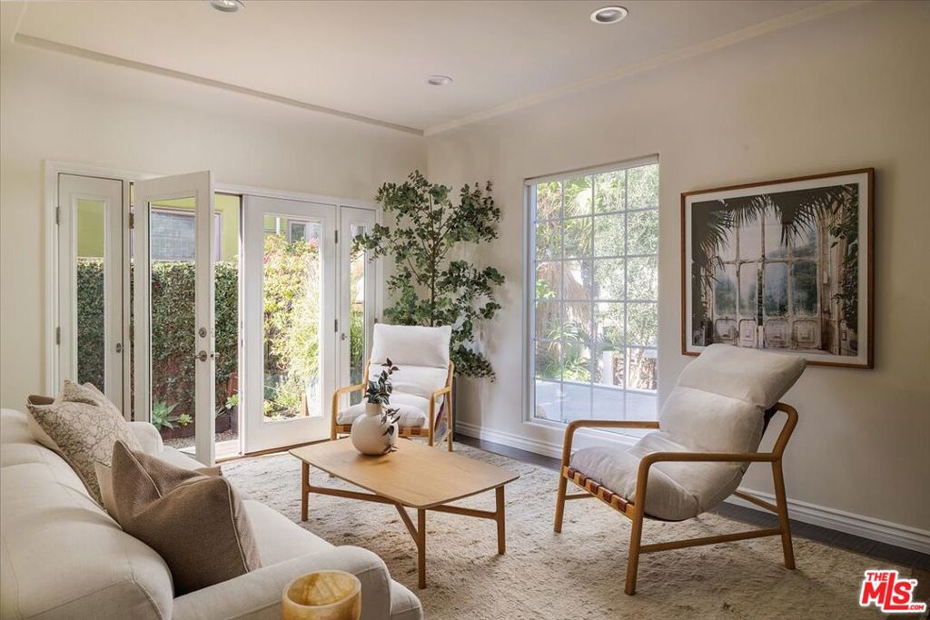 3060 Silver Lake Boulevard Property Photo 8