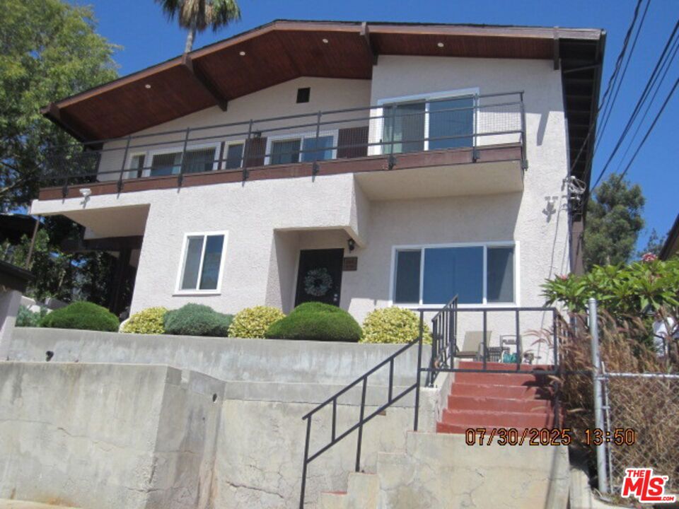 2350 1/2 Teviot Street Property Photo 1