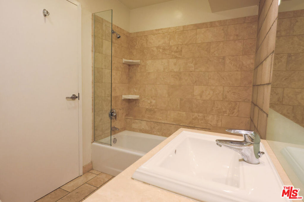 6615 Melrose Avenue 1 Property Photo 7