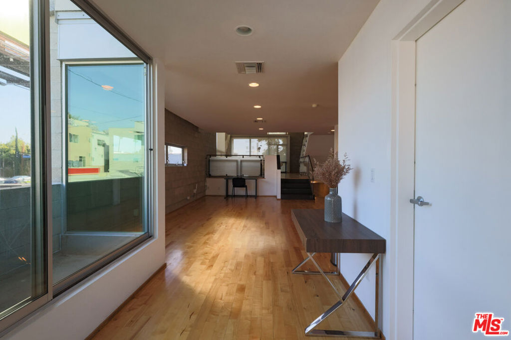 6615 Melrose Avenue 1 Property Photo 8