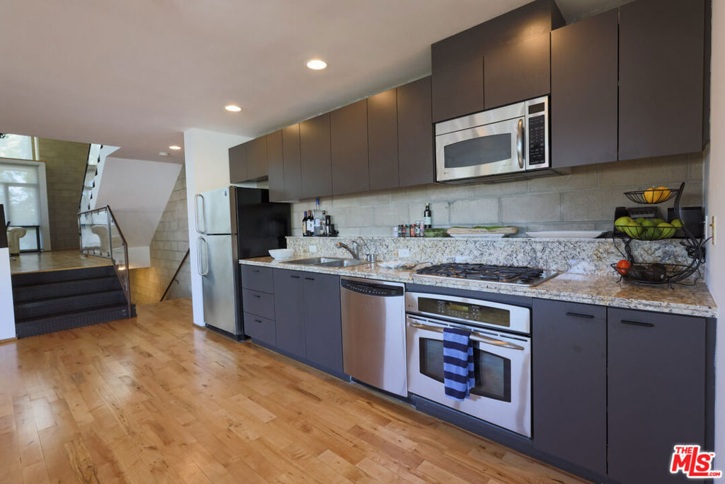 6615 Melrose Avenue 1 Property Photo 9