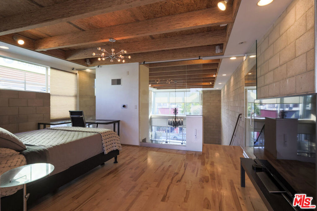 6615 Melrose Avenue 1 Property Photo 19