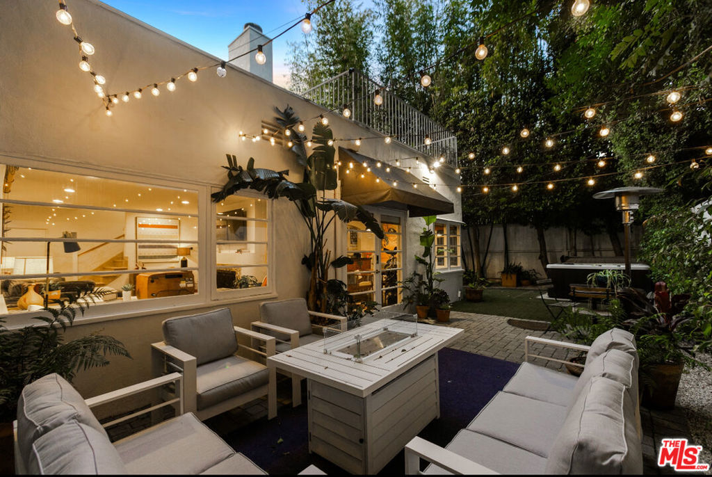 8467 Willoughby Avenue Property Photo 1