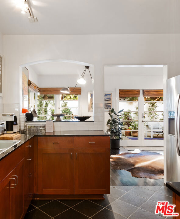 8467 Willoughby Avenue Property Photo 13