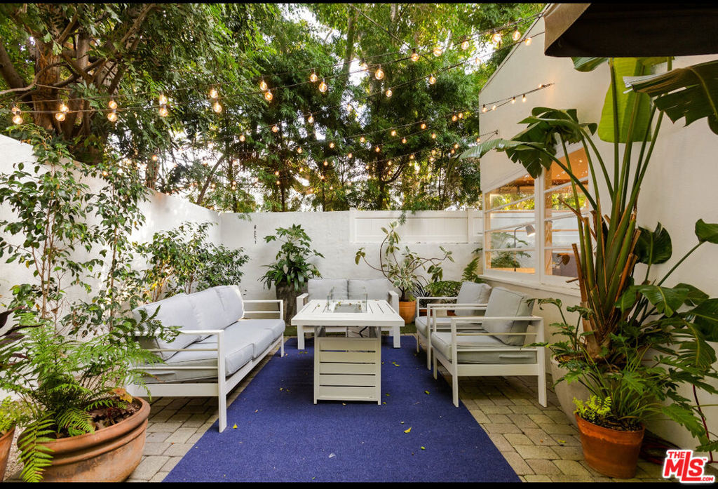 8467 Willoughby Avenue Property Photo 30