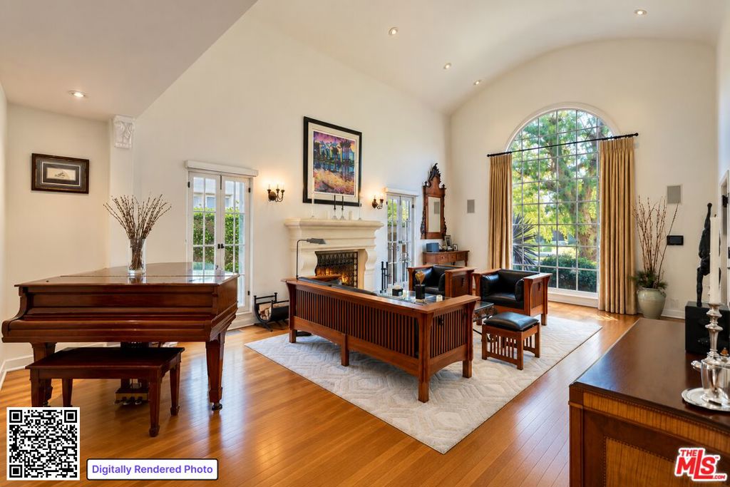 816 S Dunsmuir Avenue Property Photo 7