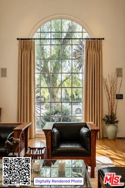 816 S Dunsmuir Avenue Property Photo 8