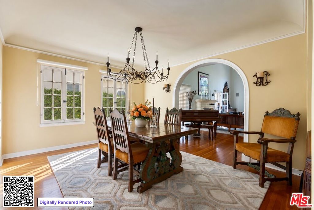 816 S Dunsmuir Avenue Property Photo 10
