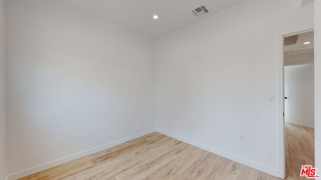 16010 Cantlay Street 1 Property Photo 19