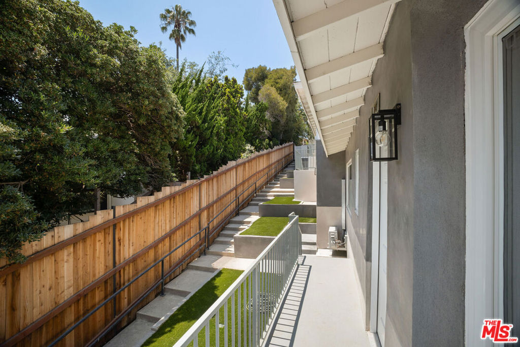 7127 Ramsgate Avenue Property Photo 8