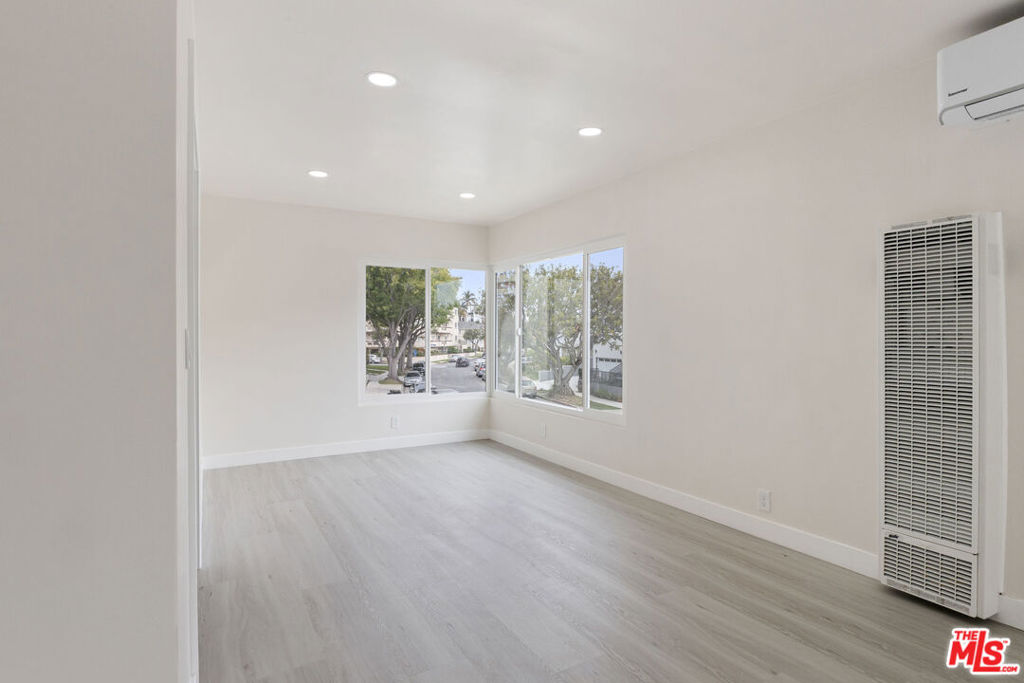 7127 Ramsgate Avenue Property Photo 12