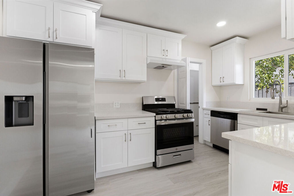 7127 Ramsgate Avenue Property Photo 15