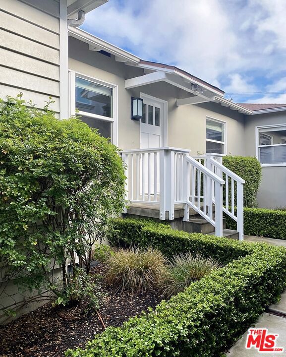 953 9th Street Property Photo 1