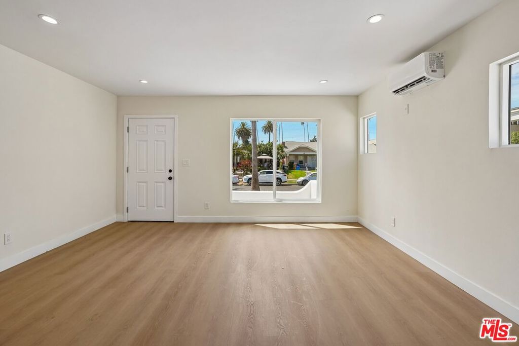 5214 Cimarron Street Property Photo 14