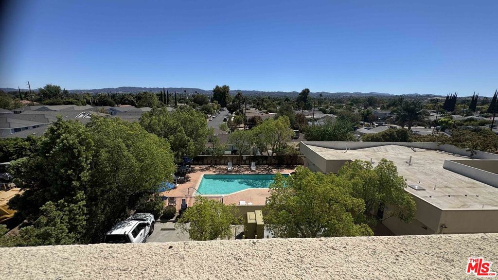 19350 Sherman Way 318 Property Photo 17