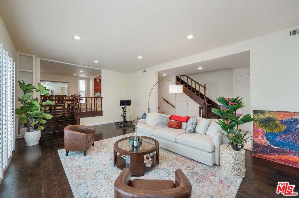 12336 Montana Avenue Property Photo 1